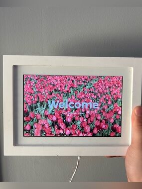 Digital picture frame! 🖼️